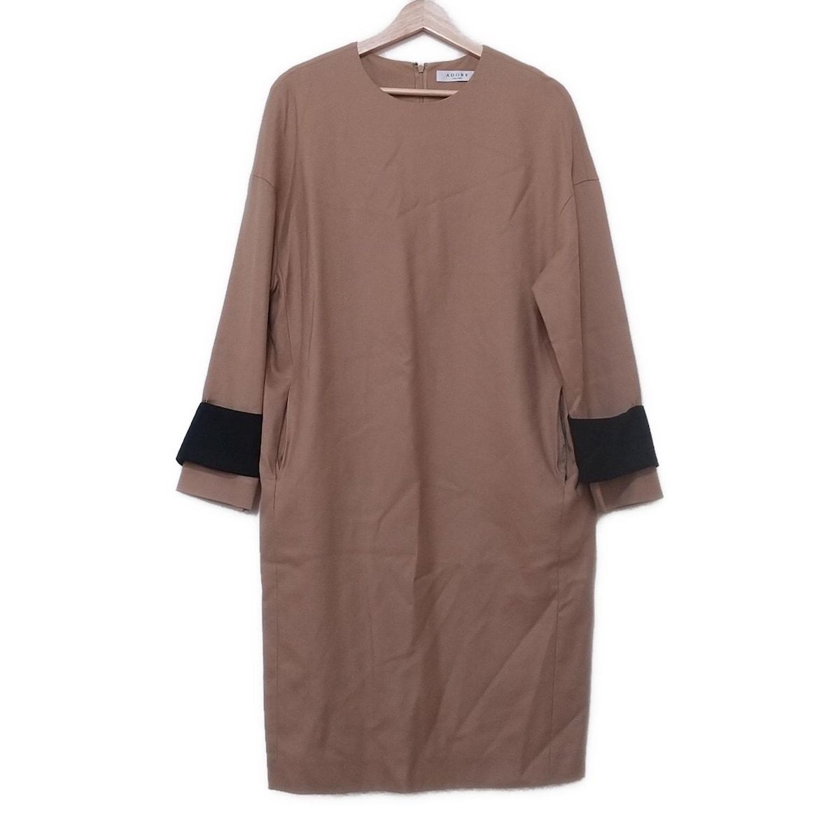 ADORE アドーア ワンピース サイズ38 M レディース - ライトブラウン×黒 クルーネック|長袖|ロング