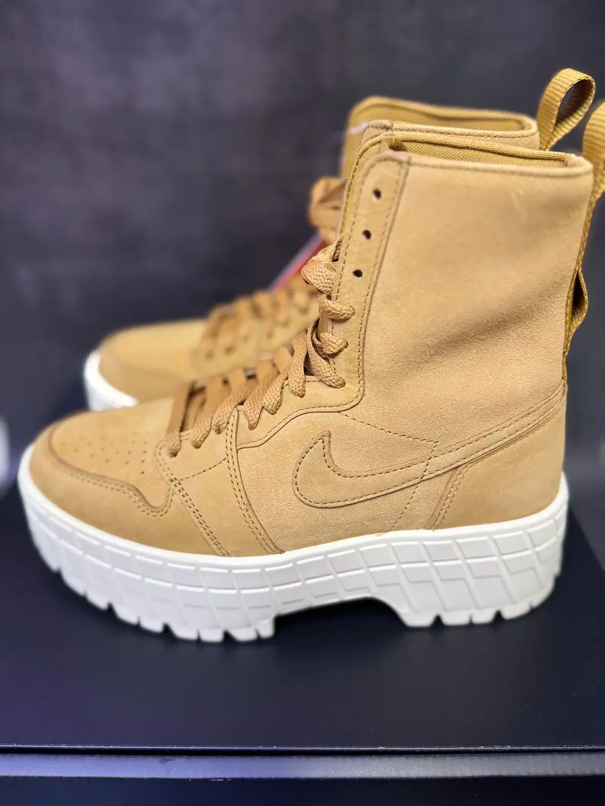 250 ナイキ ジョーダン 1 ブルックリン ブーツ