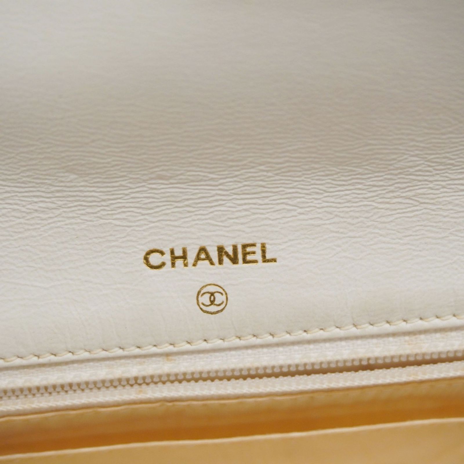 キャビアスキン ホワイト