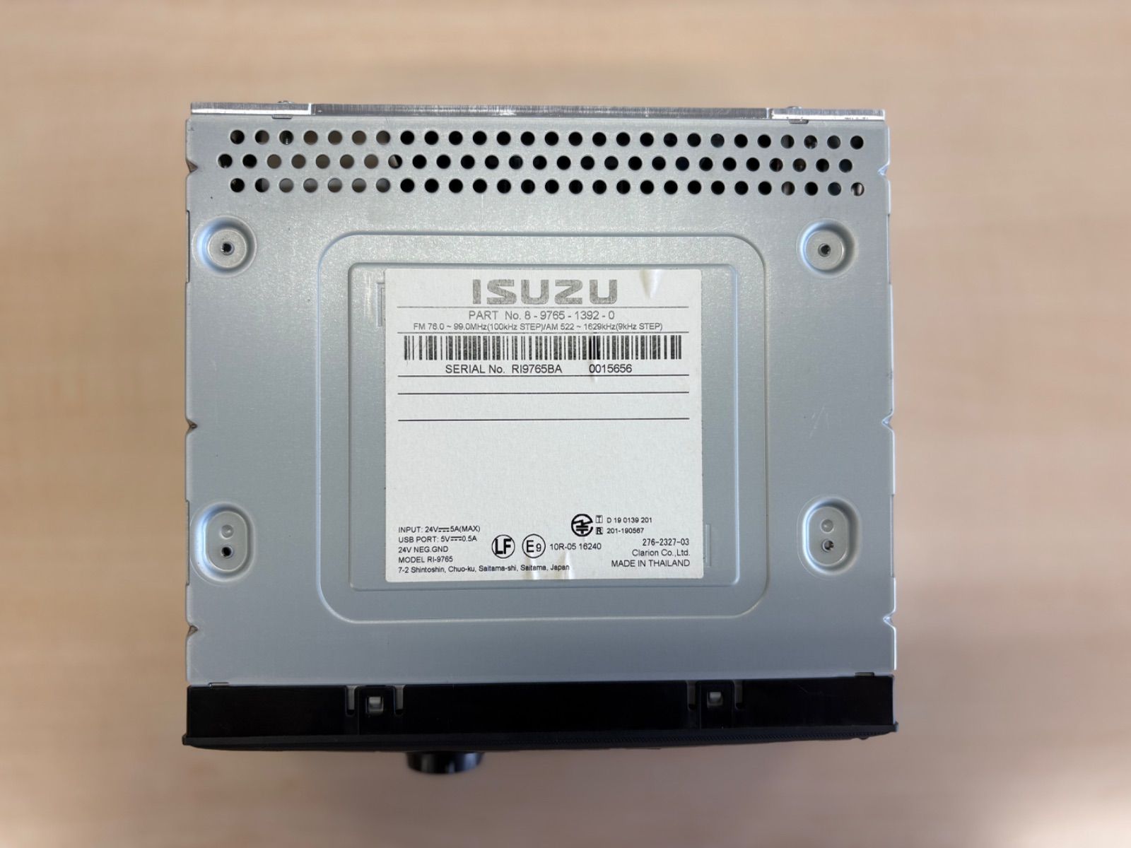 新車外し品】ISUZUトラック 純正カーオーディオ - メルカリ