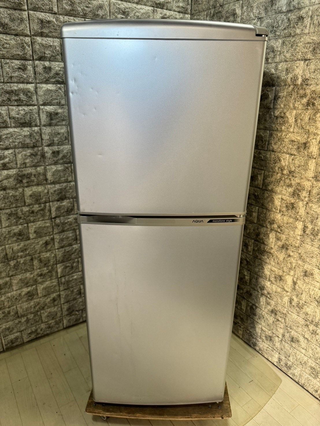 大阪送料無料★3か月保障★冷蔵庫★2016年★AQR-14E1(S)★R-990 大阪送料無料☆3か月保障付き☆冷蔵庫☆2016年☆アクア☆2ドア