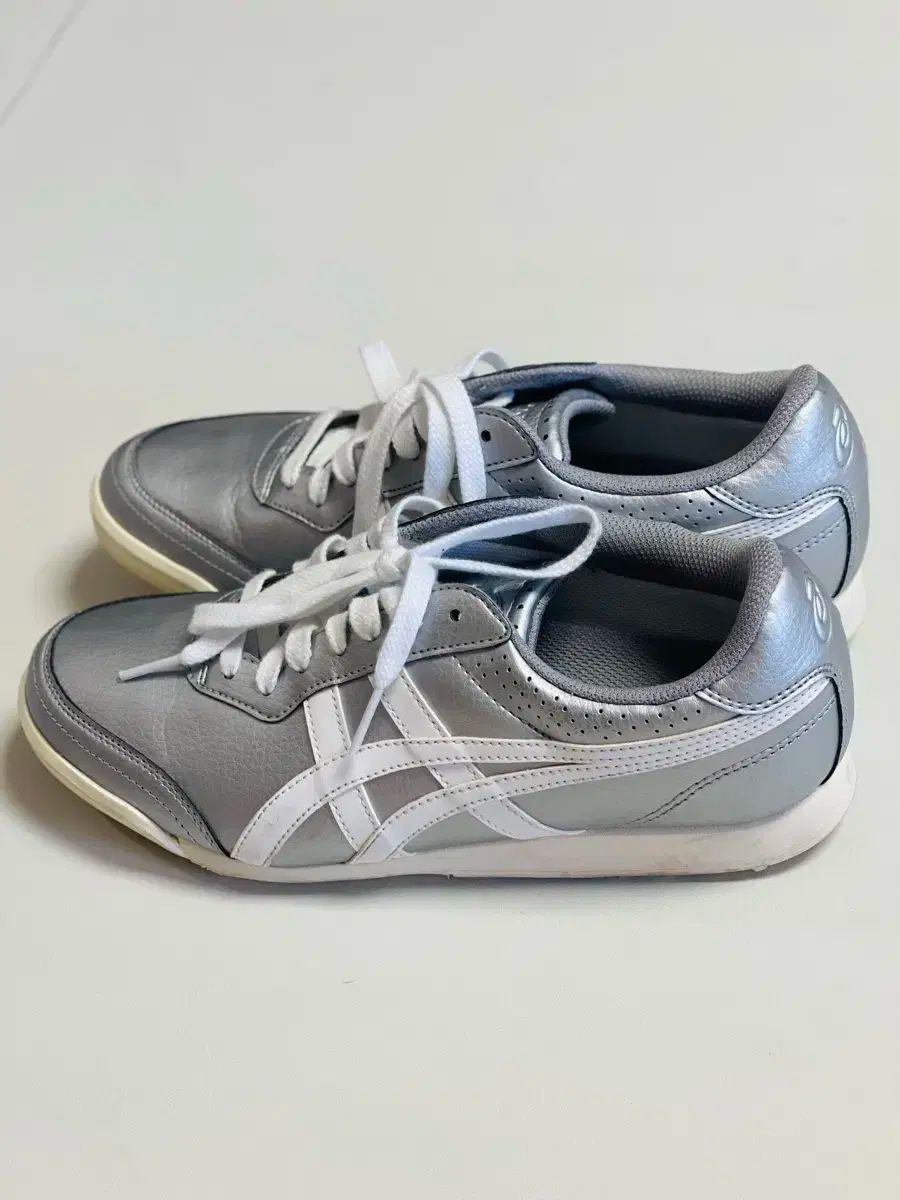 Asics アシックス シルバー クリーム スパイクレス ゴルフシューズ 着用回数 1 寿司