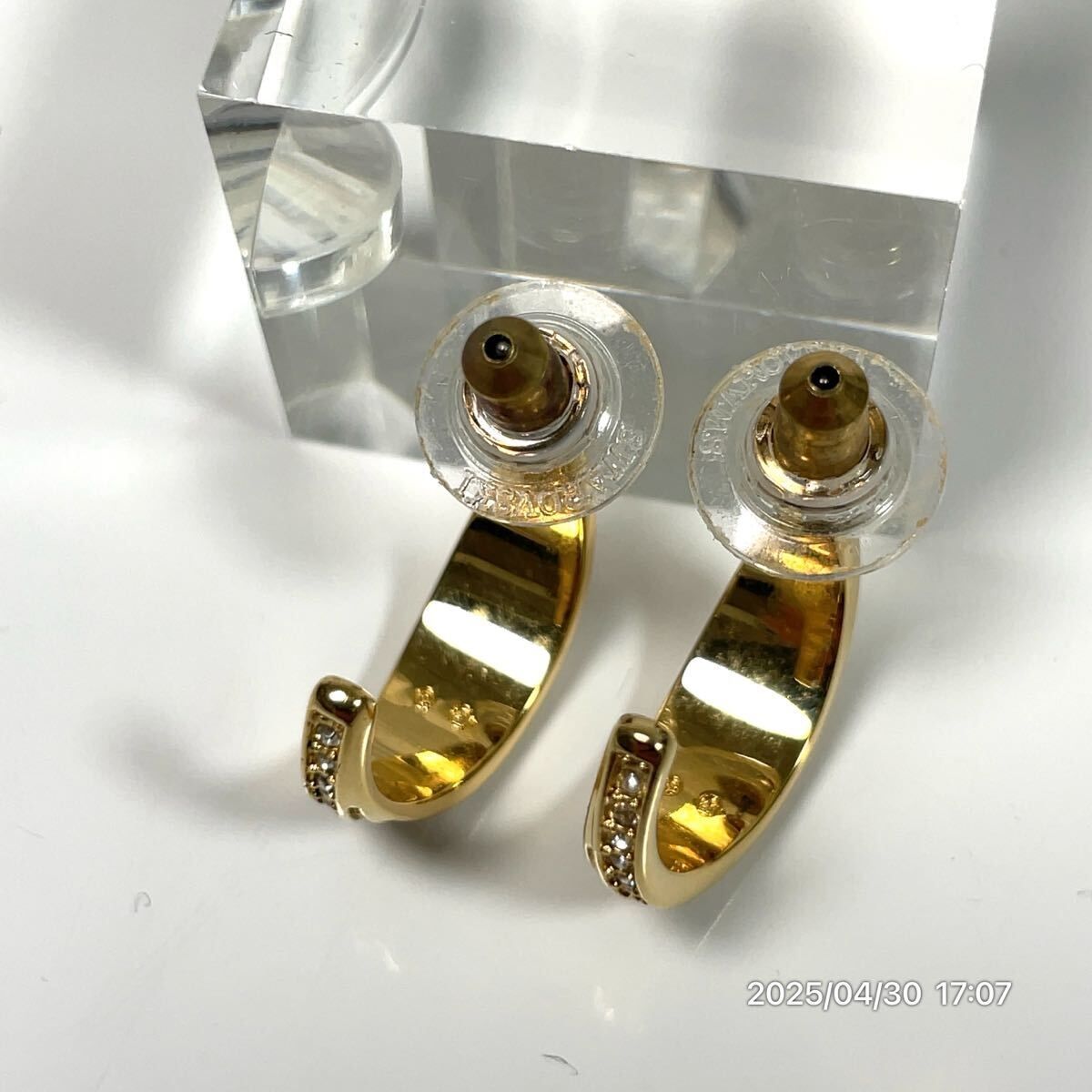 SWAROVSKI スワロフスキー 3連風 クリスタル ラインストーン
