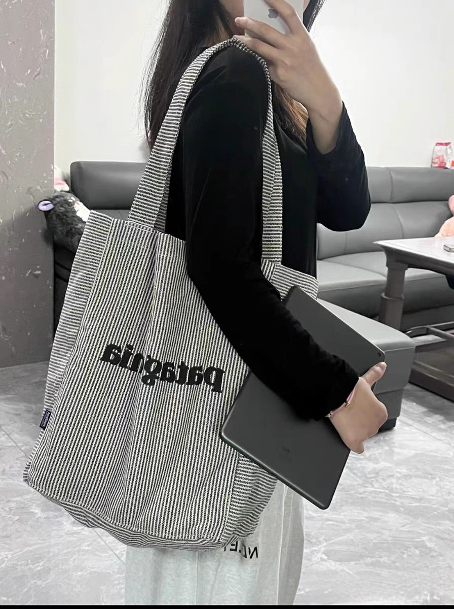 パタゴニア（Patagonia）のキャンバス製トートバッグ