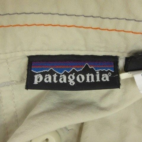 ライトベージュ