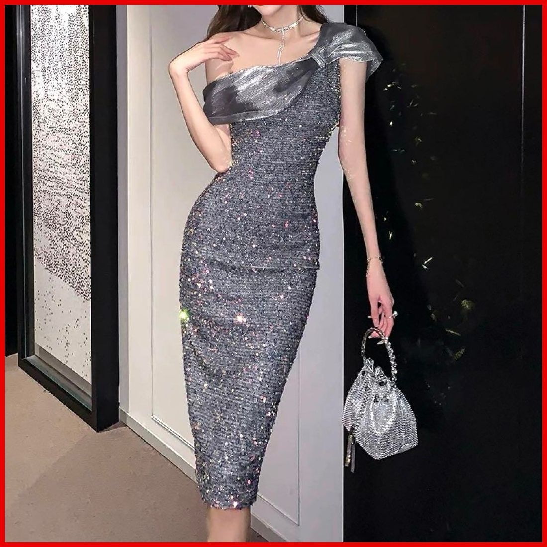 スパンコールのゴージャスなイブニングドレス♩.• 新品・未使用】スパンコールがゴージャスなワンショル