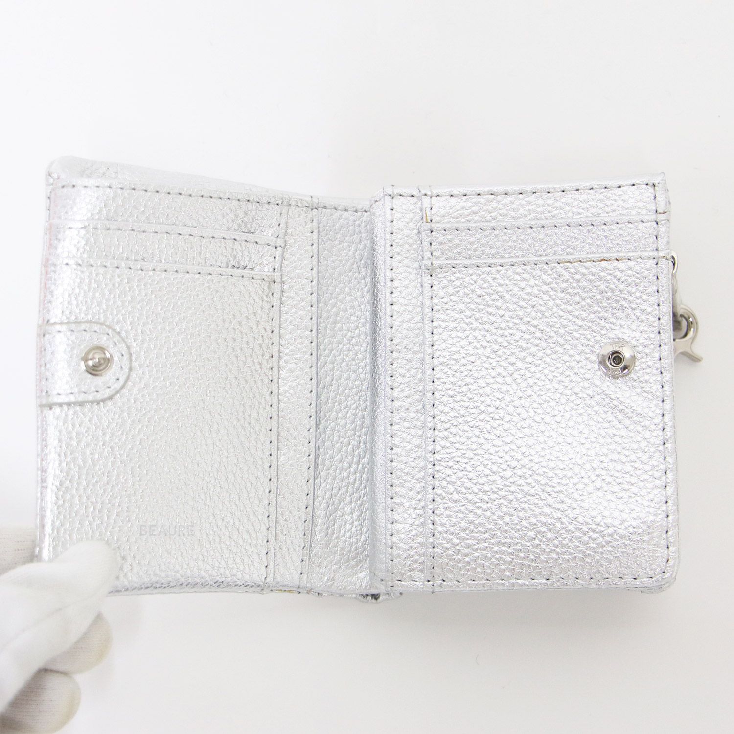 シルバー レザー 二つ折り財布 タッセル付き Beau're（ヴュレ）の