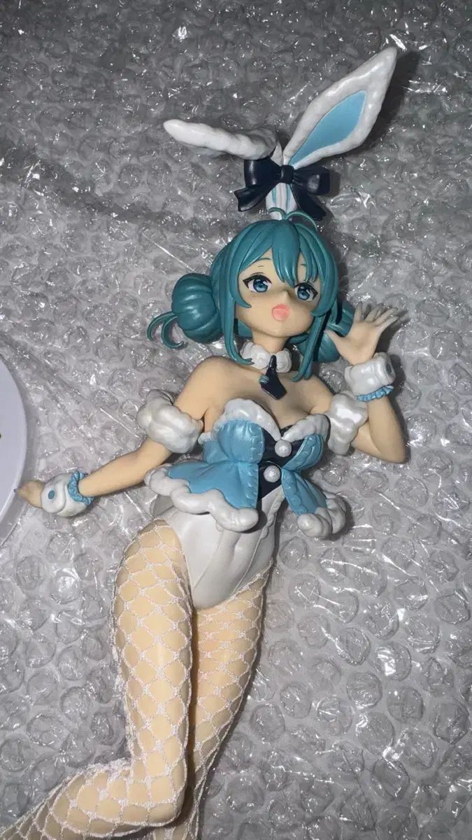 1/4 初音ミク バニーガール フィギュア 大きく開いた背中や網タイツ姿がセクシー！初音ミクが魅惑の