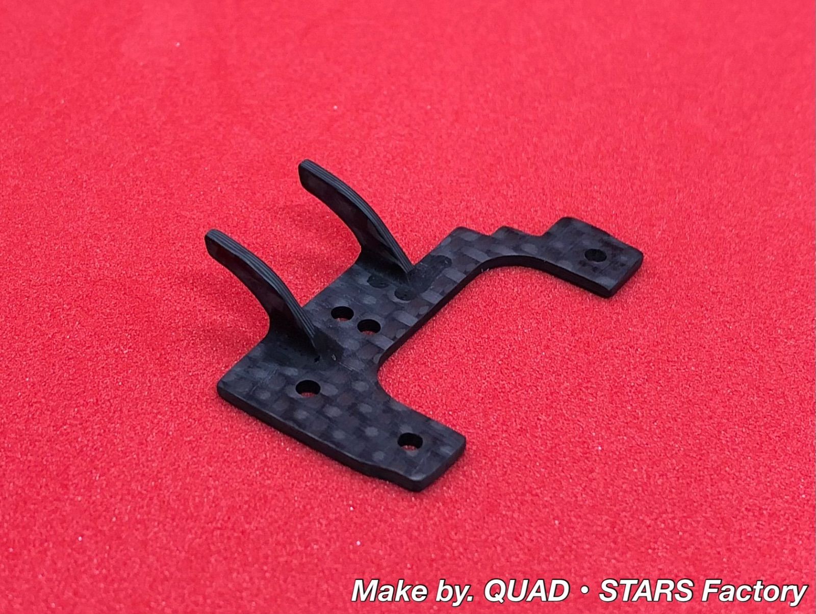 【MARU】VZシャーシ／バンパーレス＆軽量加工＋モーター押さえプレート ミニ四駆・VZシャーシ専用】モーター押さえプレート フルカーボン