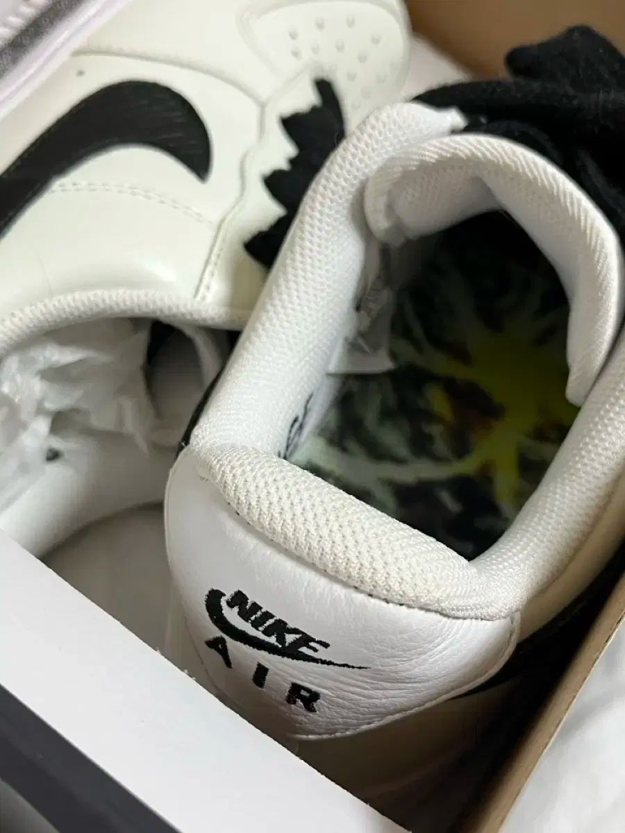 NIKE ナイキ エアフォース 1 パラノイズ 白 黒