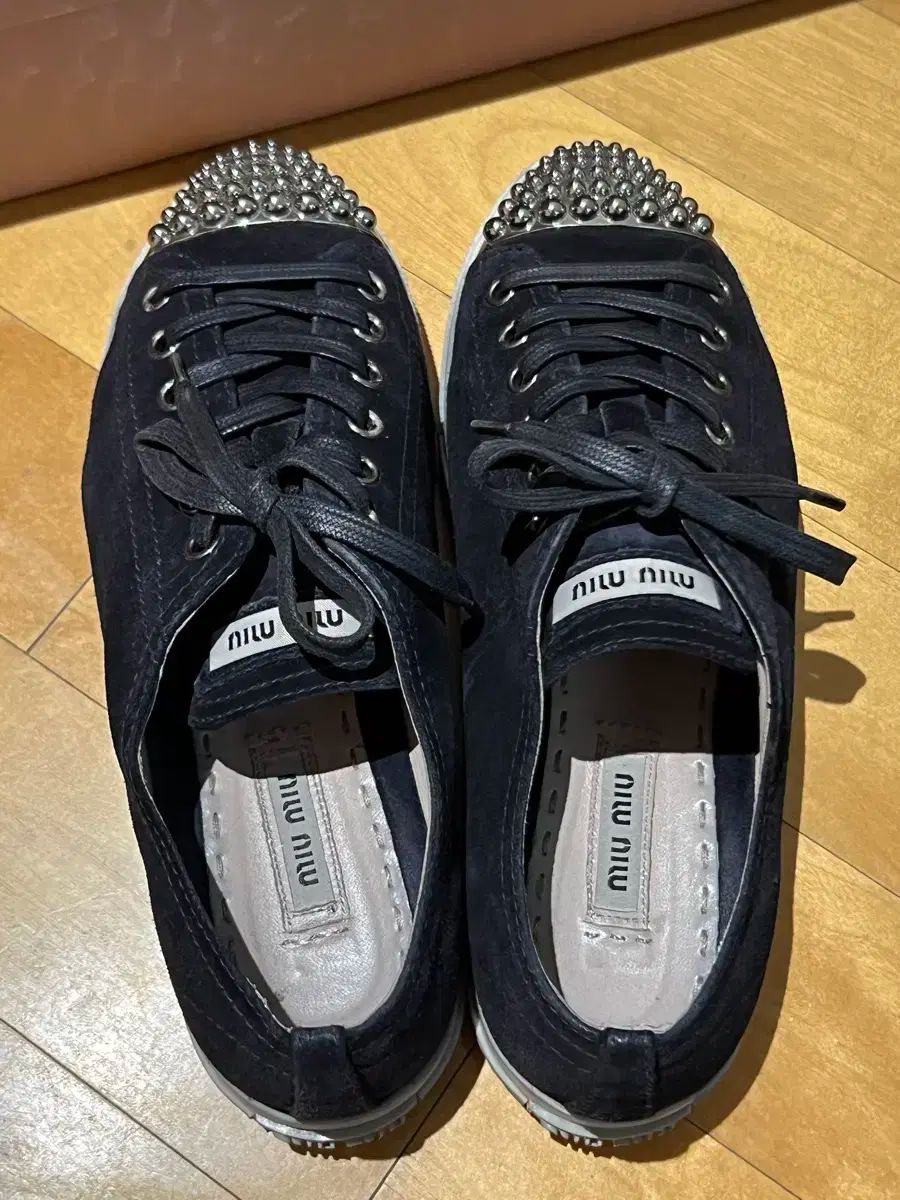 スニーカーズ 36