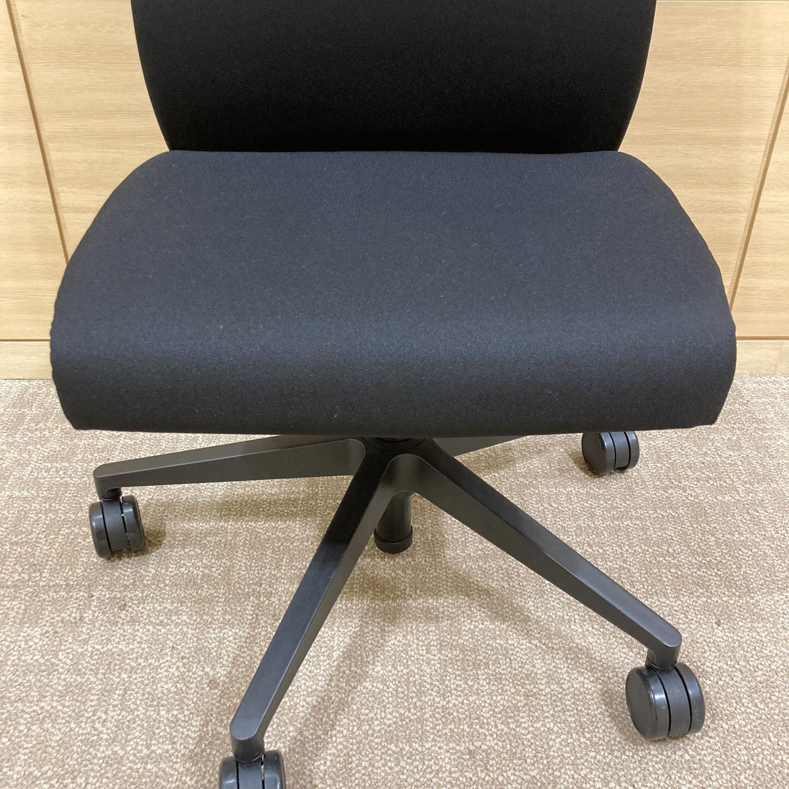 中古 S(美品)】Think(シンク) THK-10001 / 肘なしオフィスチェア  