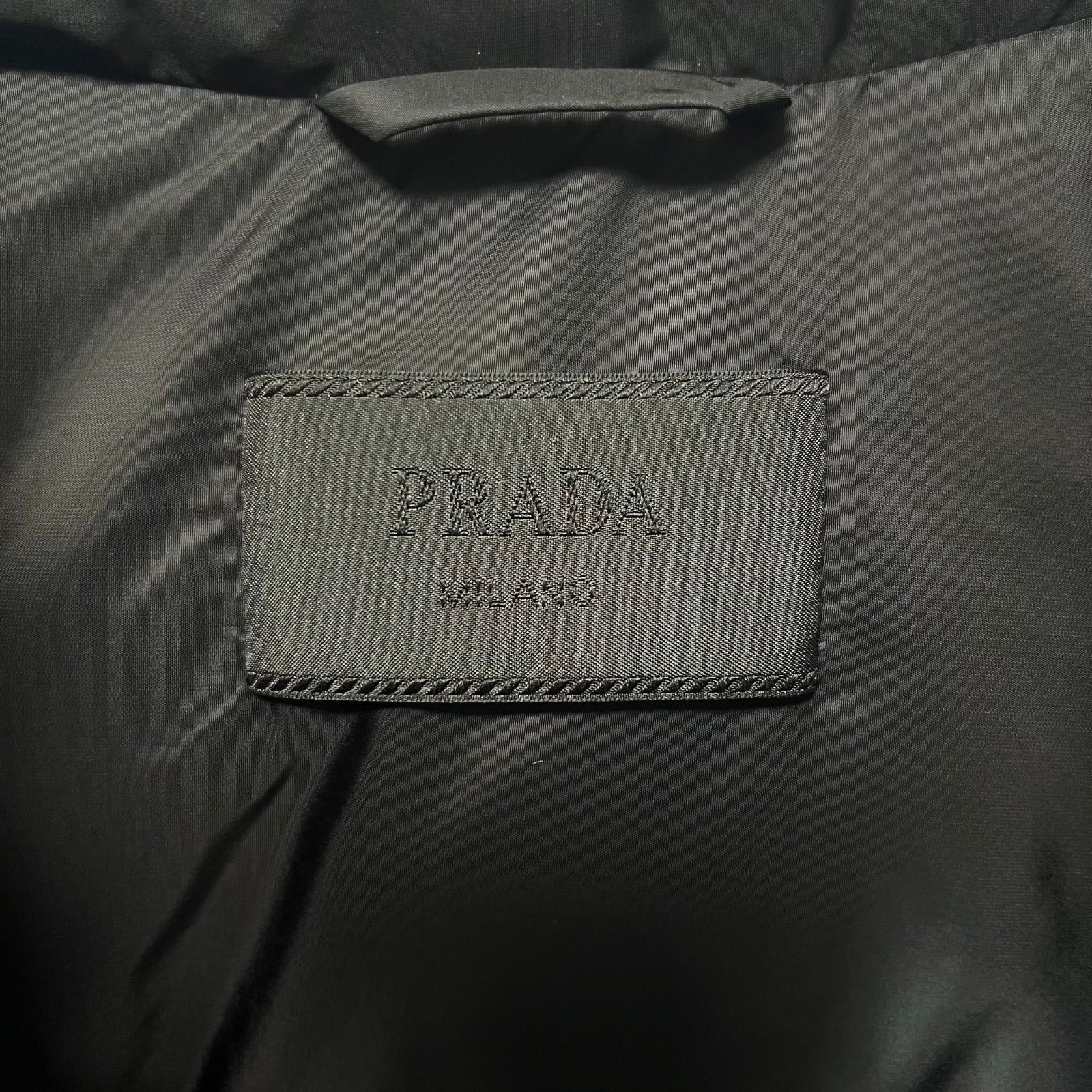 PRADA プラダ ダウンベスト 三角ロゴプレート トライアングル PRADA プラダ ダウンベスト 三角ロゴプレート トライアングル