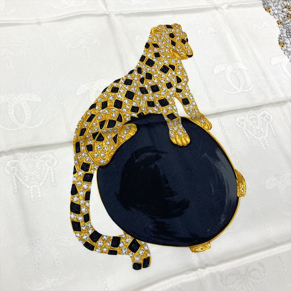 カルティエ Cartier パンテール スカーフ シルク ホワイト【中古 カルティエ Cartier パンテール スカーフ シルク ホワイト【中古