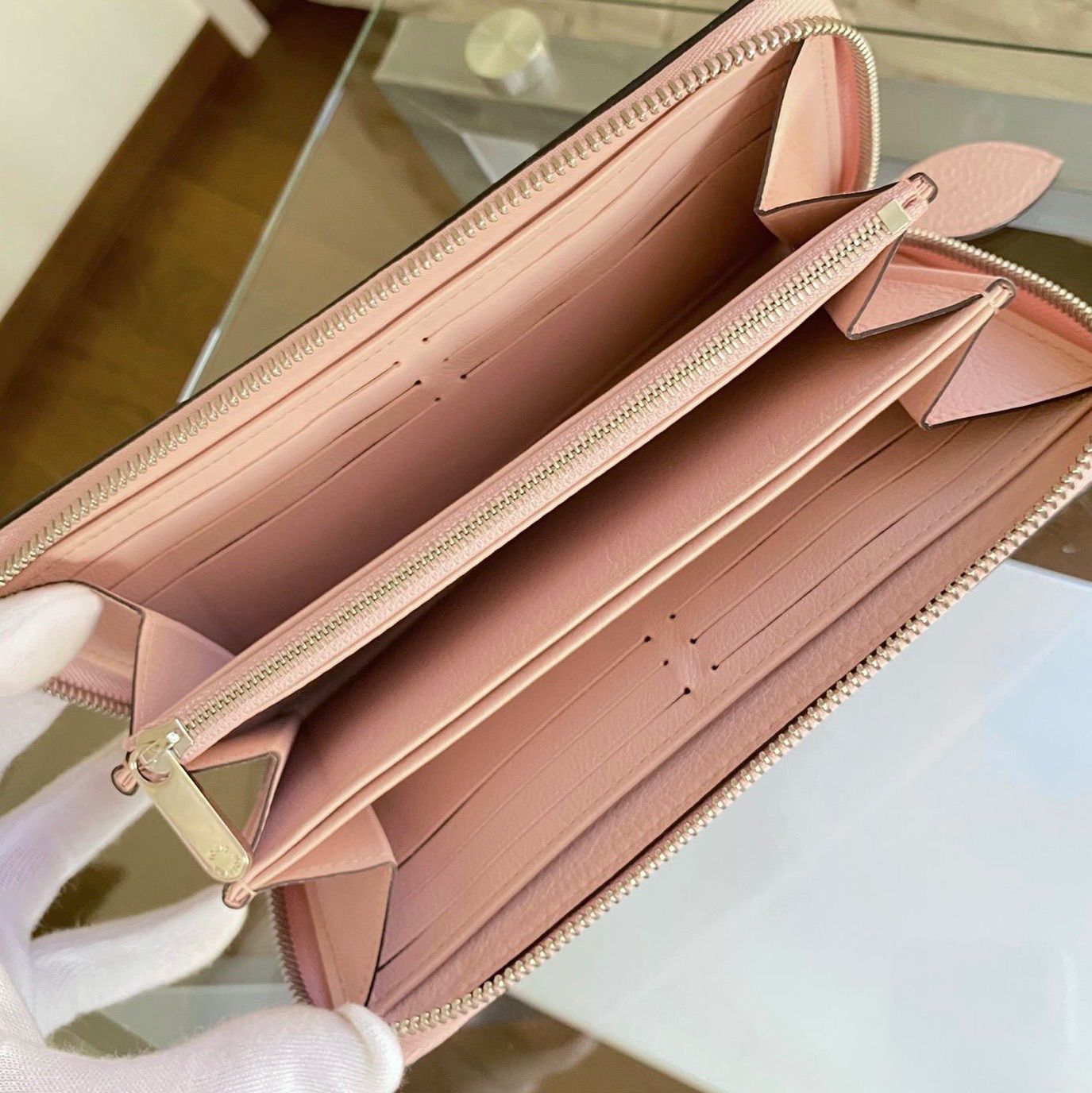 新品・未使用】ルイヴィトン マヒナ ジッピー・ウォレット 長