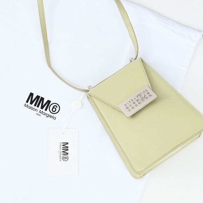 MM6 Numeric スモールクロスボディバッグ - メルカリ 