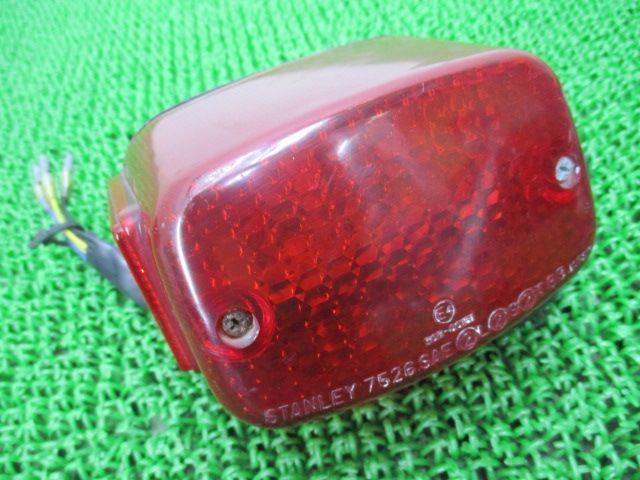 ビラーゴ400 テールランプ 7526 ヤマハ 純正 中古 バイク 部品 2NT 割れ欠け無し 品薄 希少品 車検 Genuine