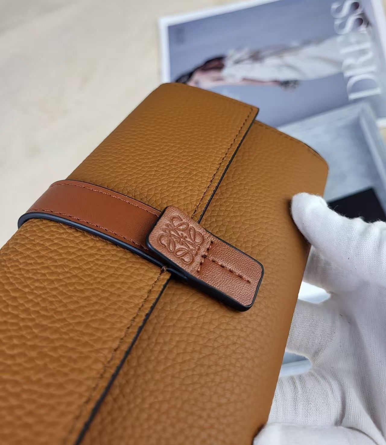 LOEWE長財布 新品未使用 LOEWE財布[本日特価|新品未使用品] - メルカリ