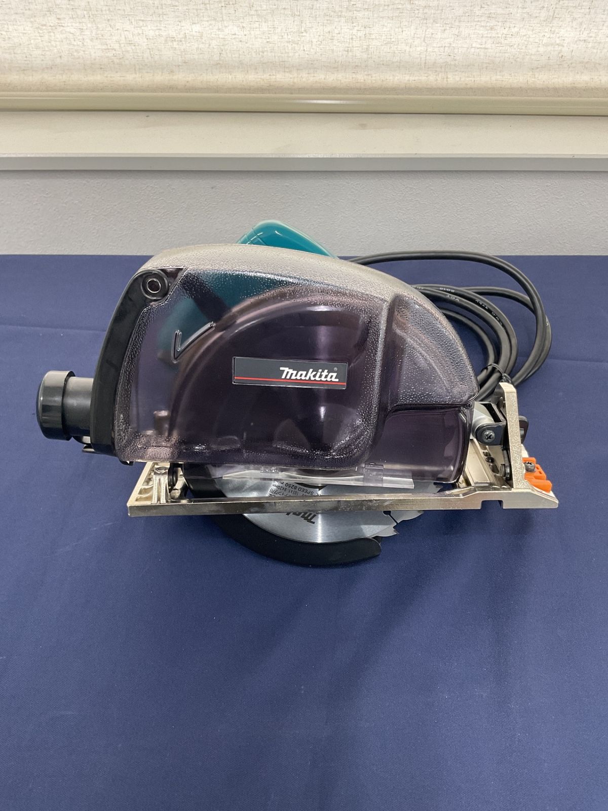 マキタ makita 防じん丸のこ 5047KB チップソー2枚サービス 八尾店