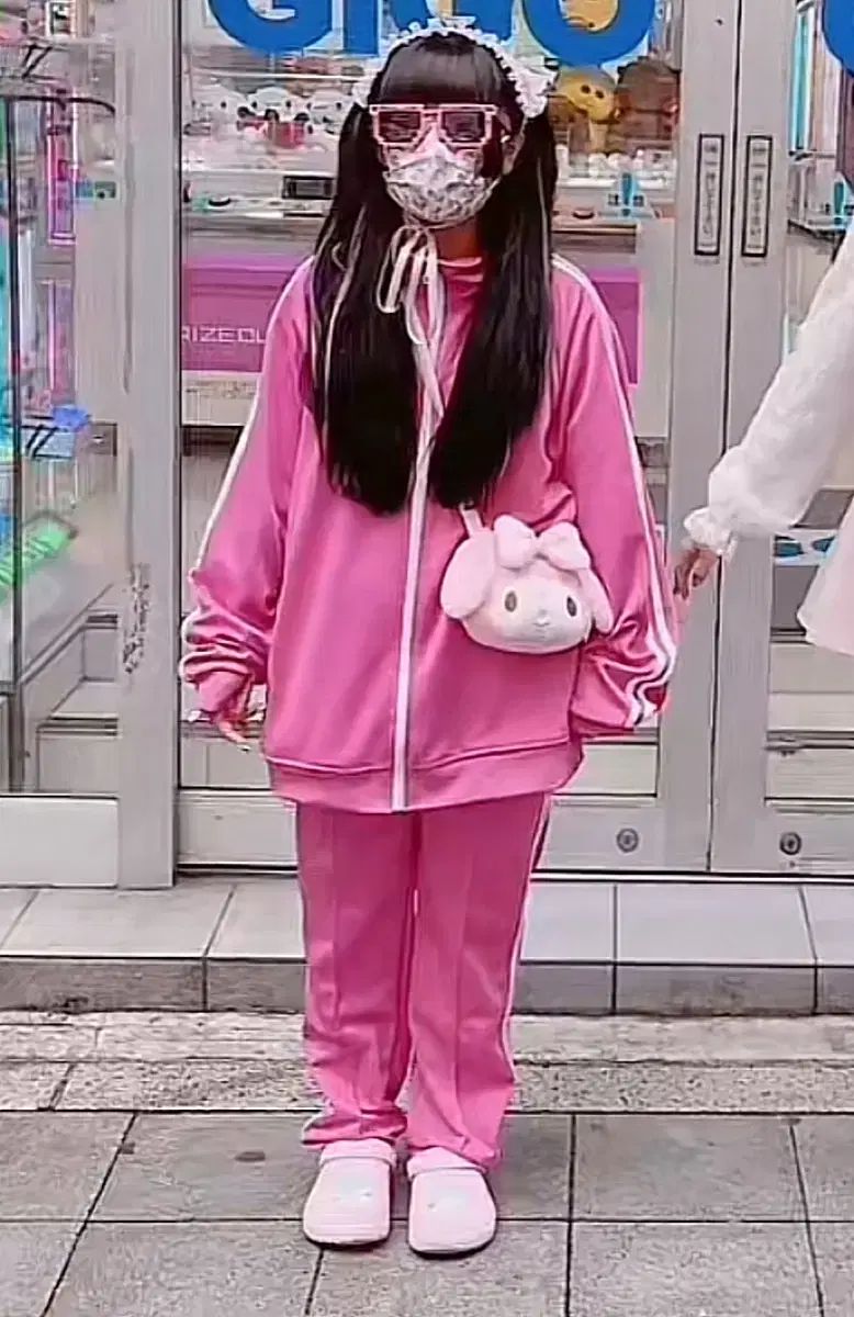 LiSA コラボ　LiSA MiNi ジャージ上下　セット 新品 LiSA コラボ LiSAMiNI ジャージ 上下セットMサイズ - メルカリ