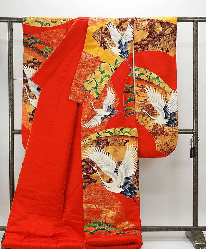 色打掛 正絹 吉祥扇面舞鶴模様 打掛 花嫁衣裳 婚礼 美品 リサイクル