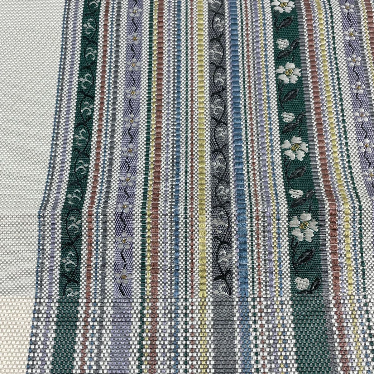 名古屋帯 美品 名品 松葉仕立て 八寸名古屋帯 縞 草花 金糸 灰紫