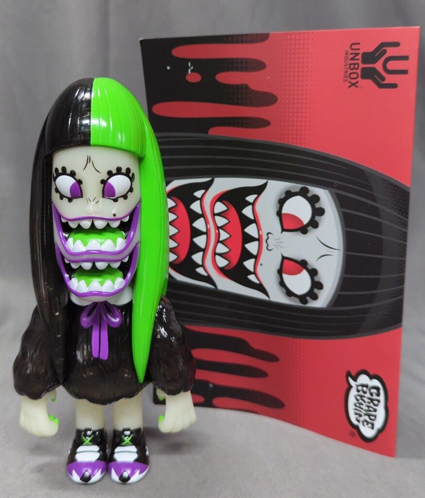 新品 二口裂け女ゲラゲラJK GRAPE BRAIN ソフビ フィギュア 新品未開封 希少 新品 GRAPE BRAIN GERAGERA 二口裂け女ゲラゲラ