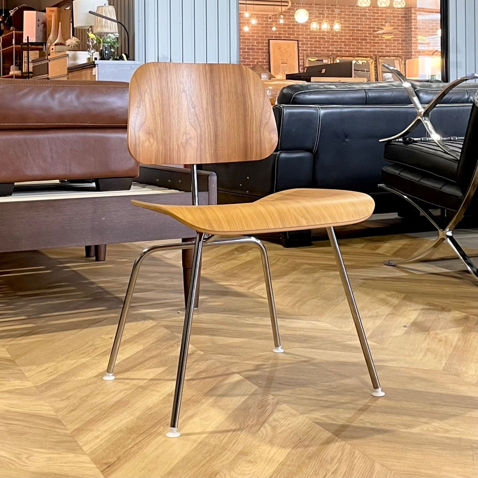 N-06030 HermanMiller ハーマンミラー EAMES PLYWOOD イームズプライウッド ダイニングチェア ウォールナット 送料込み 全国配送