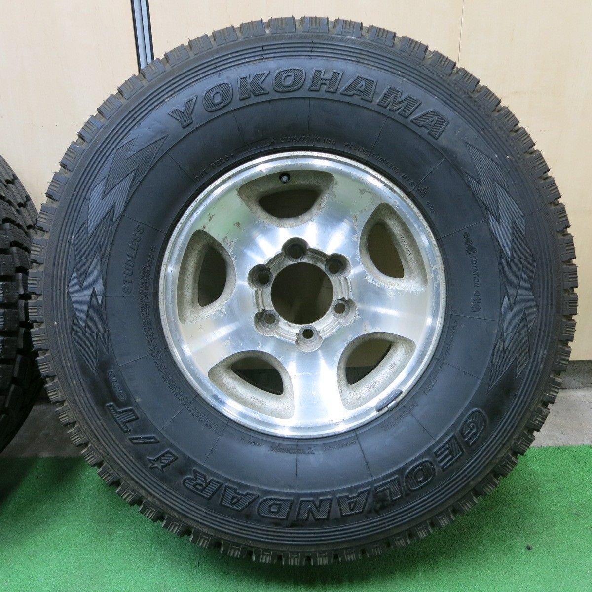 *送料無料* バリ溝！9.5分★トヨタ ランクル 80 純正 315/75R16 スタッドレス ヨコハマ ジオランダー i/T G072 16インチ PCD139.7/6H★4062501ナス