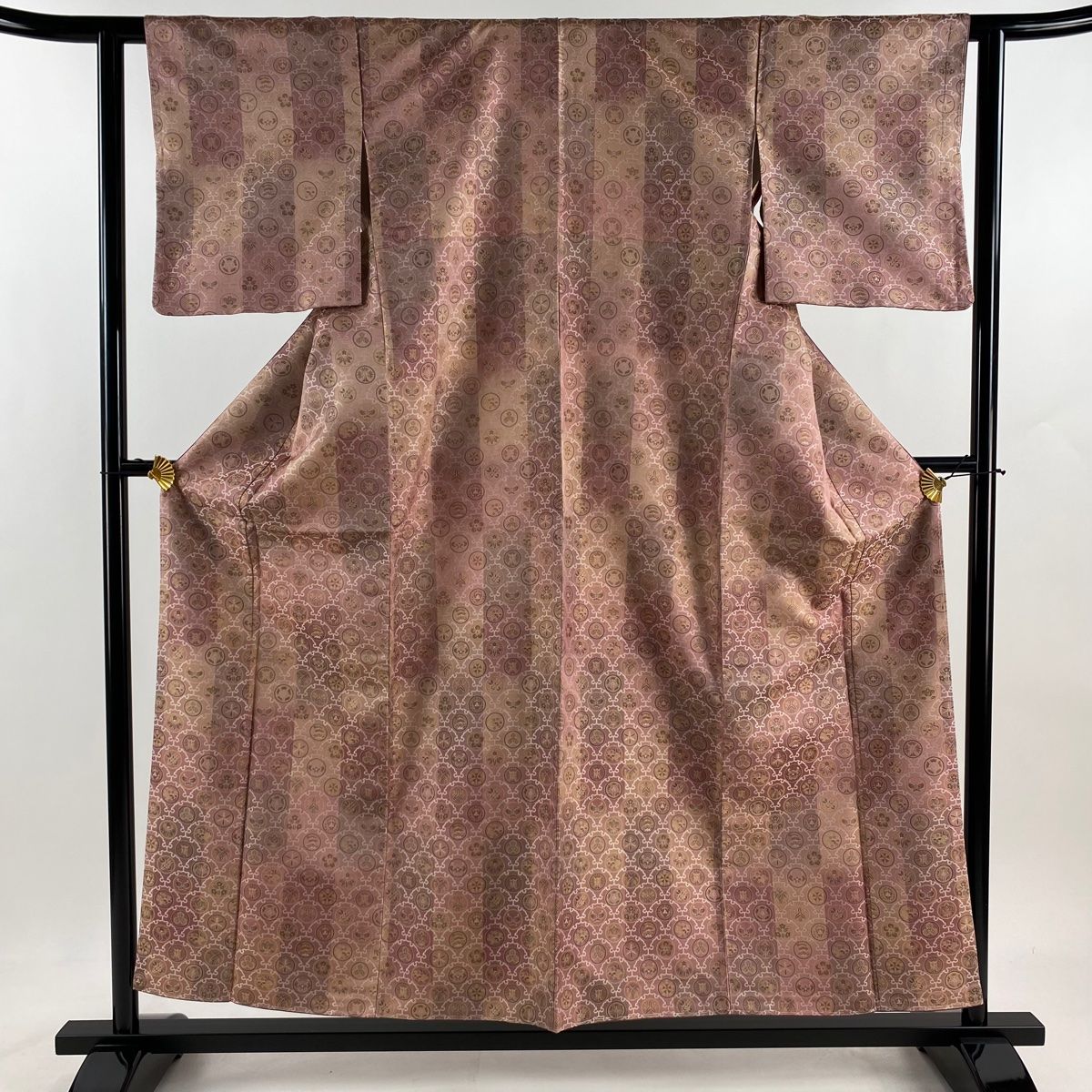 お召 身丈156cm 裄丈60.5cm S 袷 雪輪青海波 蝶 ピンク 正絹