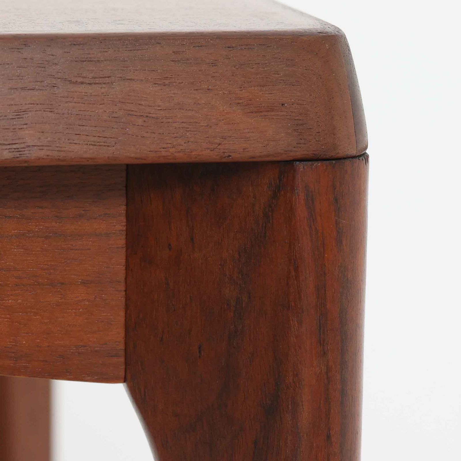 センターテーブル