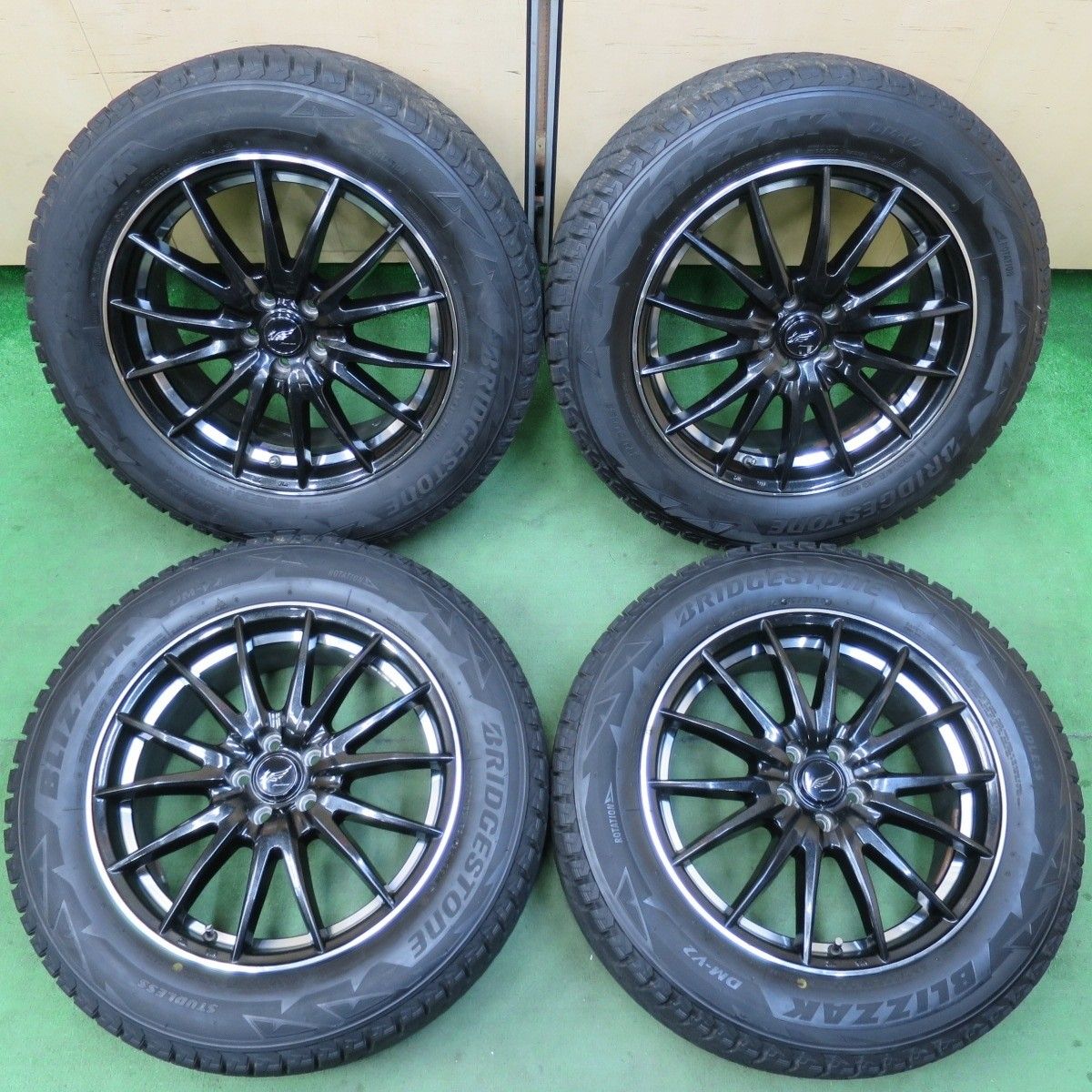 ②2022年製215/60R17バリ山！中古スタッドレスタイヤ2本セット ②2022