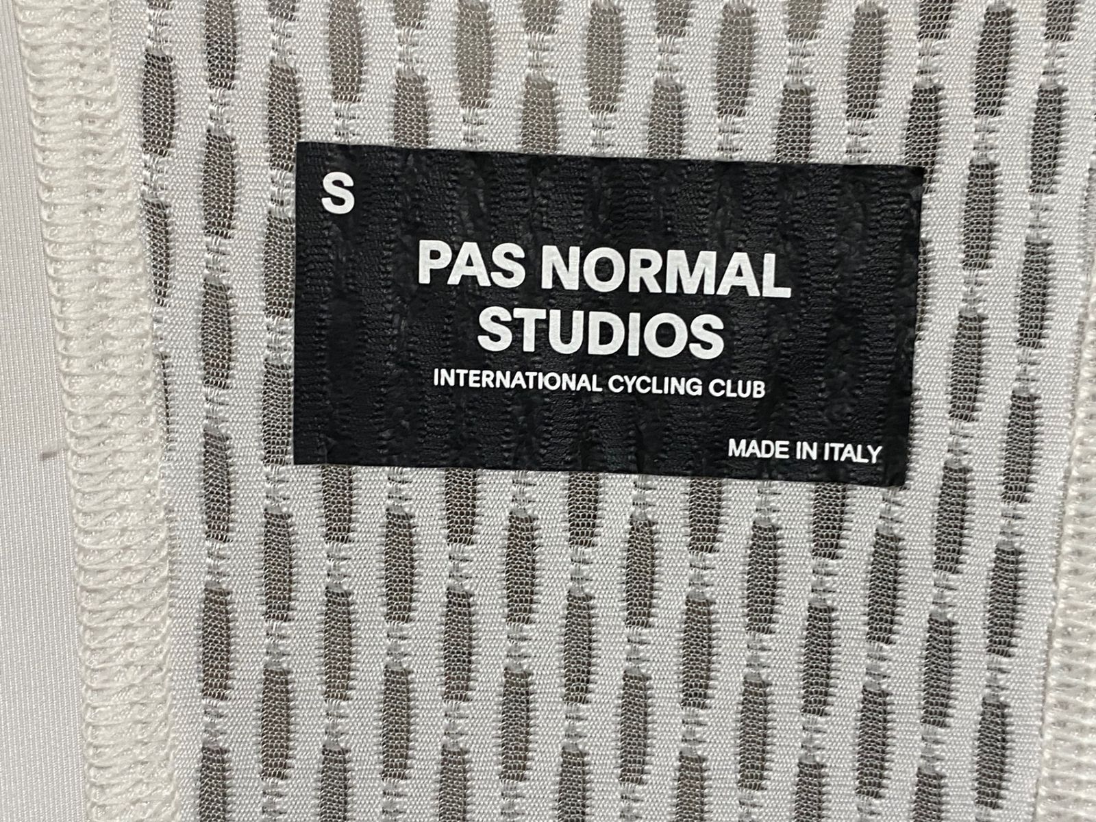 JC395 パスノーマルスタジオ Pas Normal Studios Men s Mechanism Bibs ビブショーツ アース S BRIGHTFACE_UK