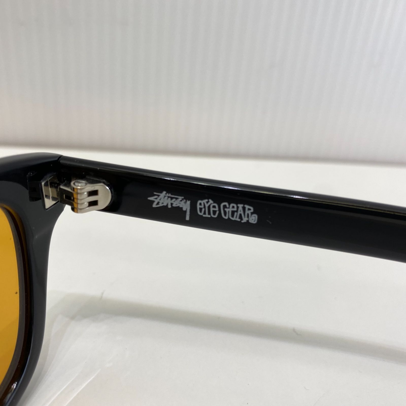 Stussy サングラス 黄色レンズ 黒フレーム 付属ケース付き Stussy サングラス 黄色レンズ 黒フレーム 付属ケース付き