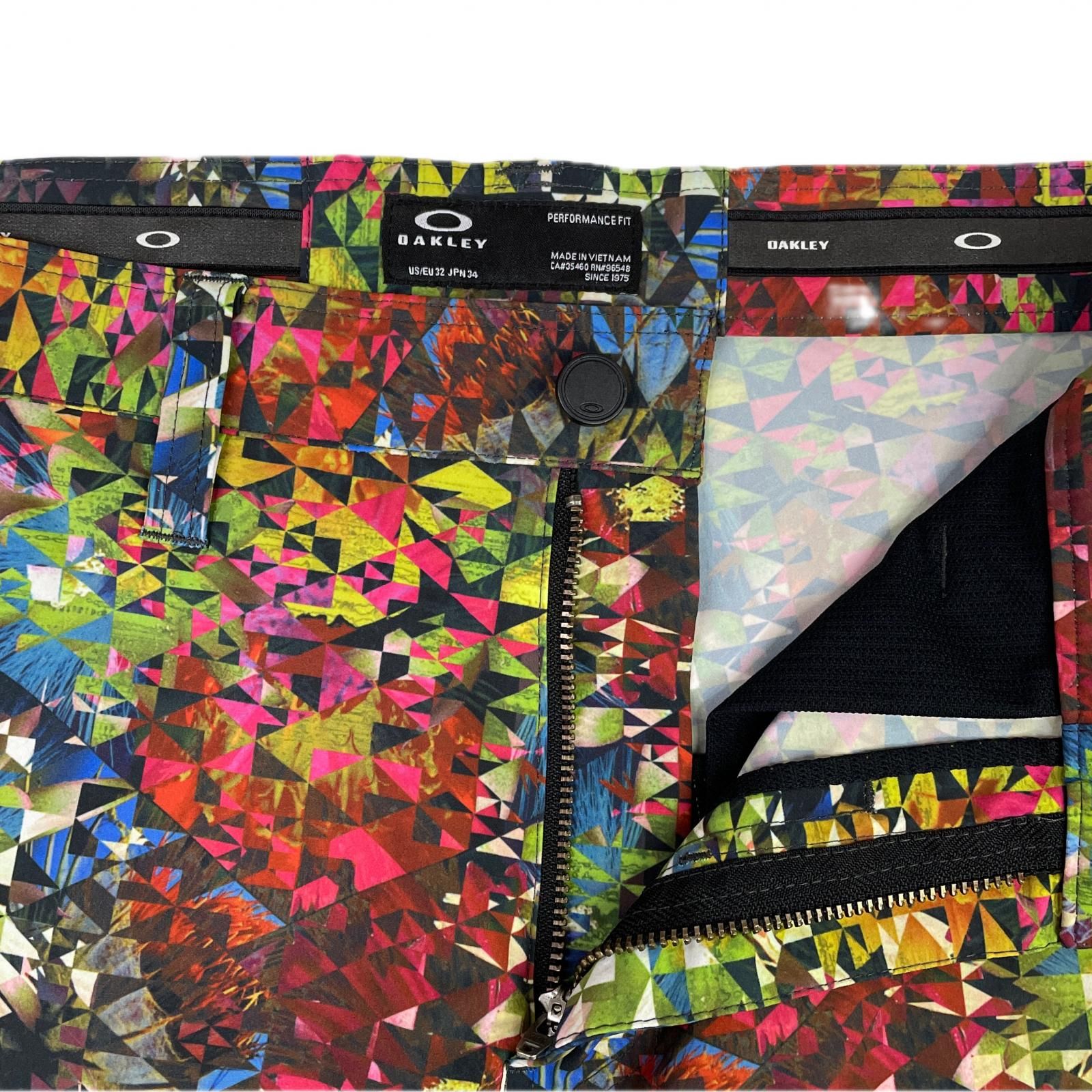 メンズ オークリー OAKLEY セットアップ L 34インチ マルチ モザイクプリント 半袖モックネック×ハーフパンツ WHITEMONARCHHOTEL_COM