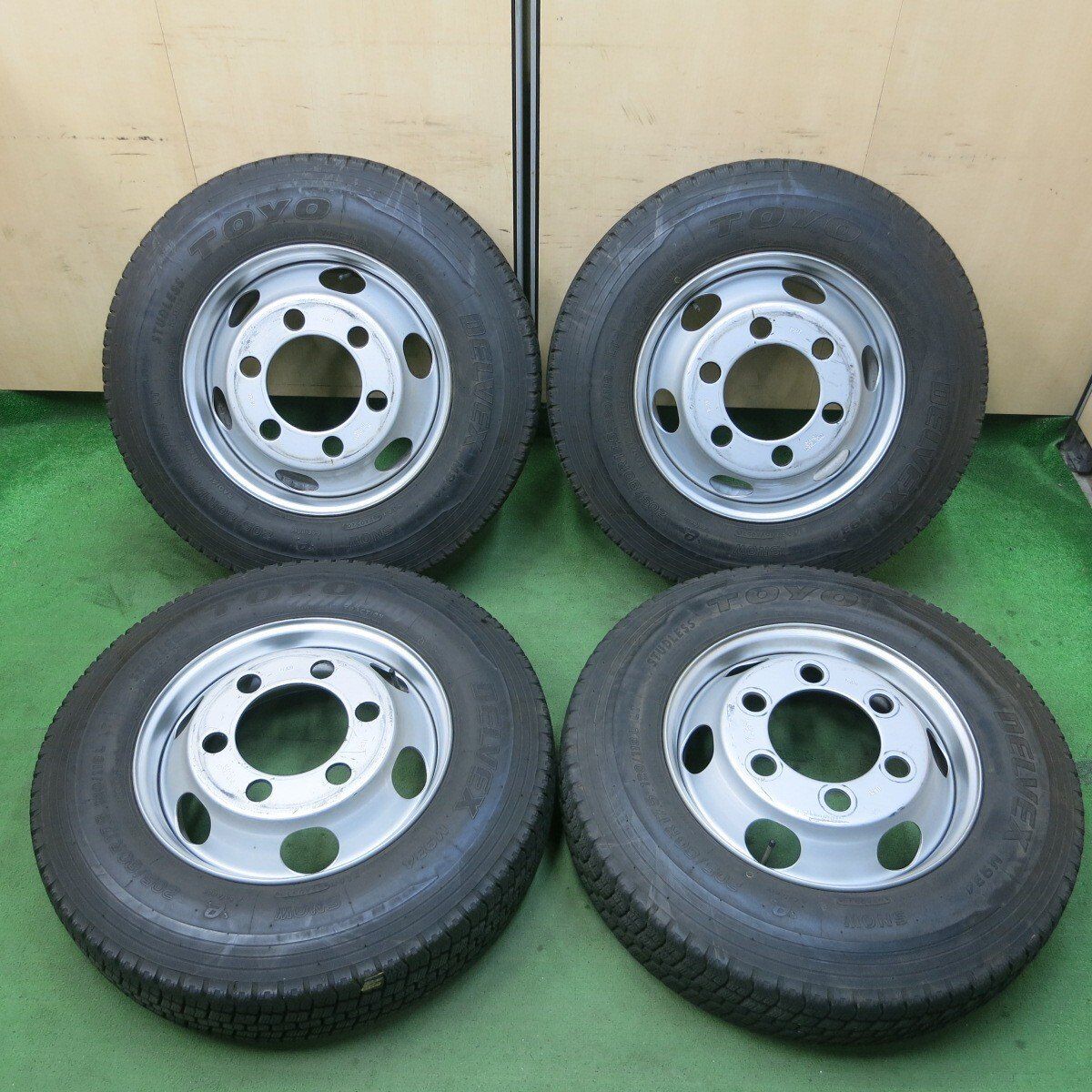 バリ溝 9分 トラック タイヤ 205 80R17.5 120 118L スタッドレス トーヨー デルベックス M934 TOPY スチール 115-9CS 17.5インチ PCD222.25 6H 5030501ナス