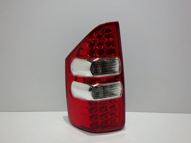コーティング加工済 ZRR70|75 ノア 後期 左テールレンズ 28-219 LED球切れ無 250418017