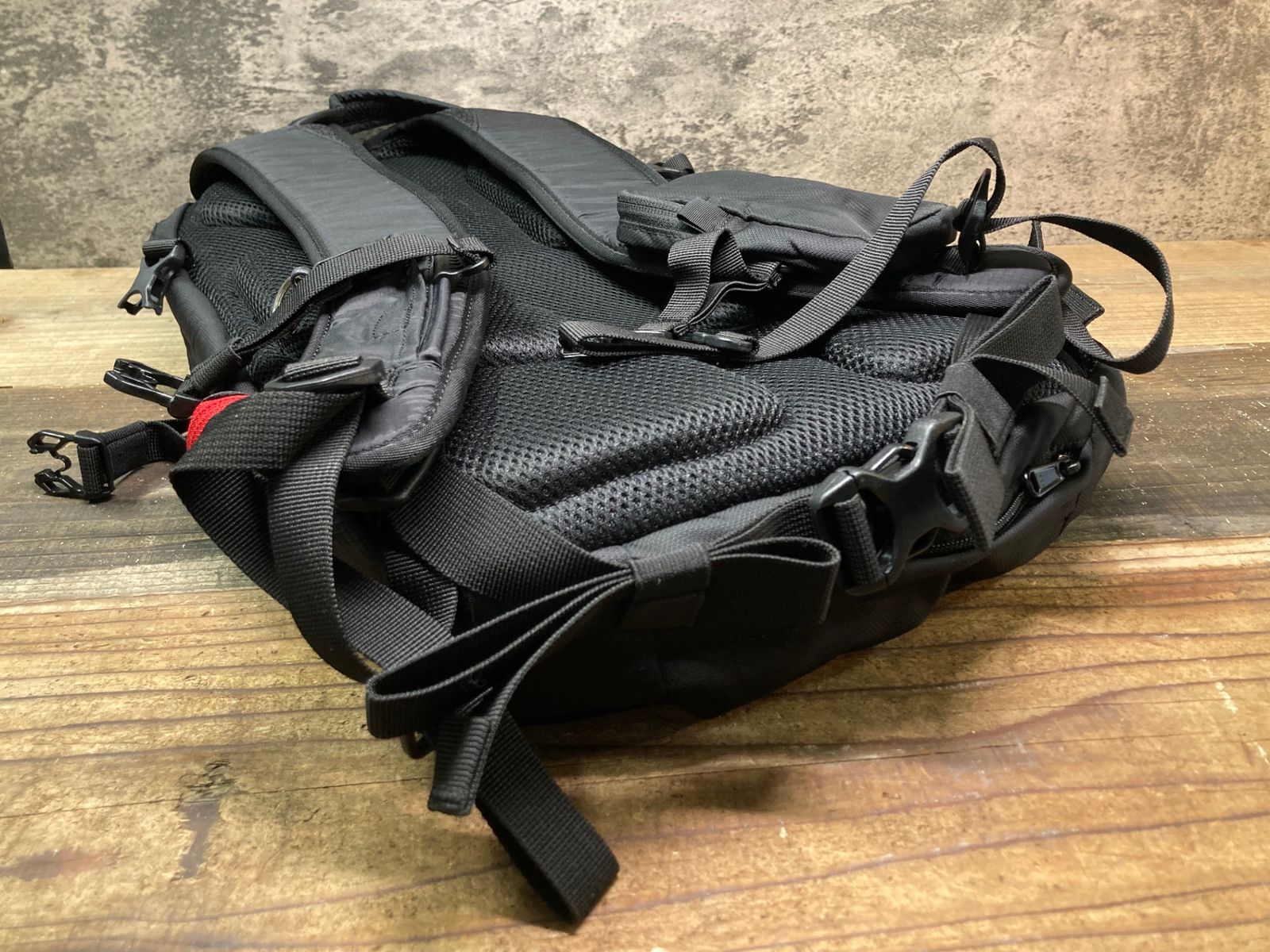 IN588 シマノ SHIMANO T30 サイクリングバッグ バックパック 16L 黒