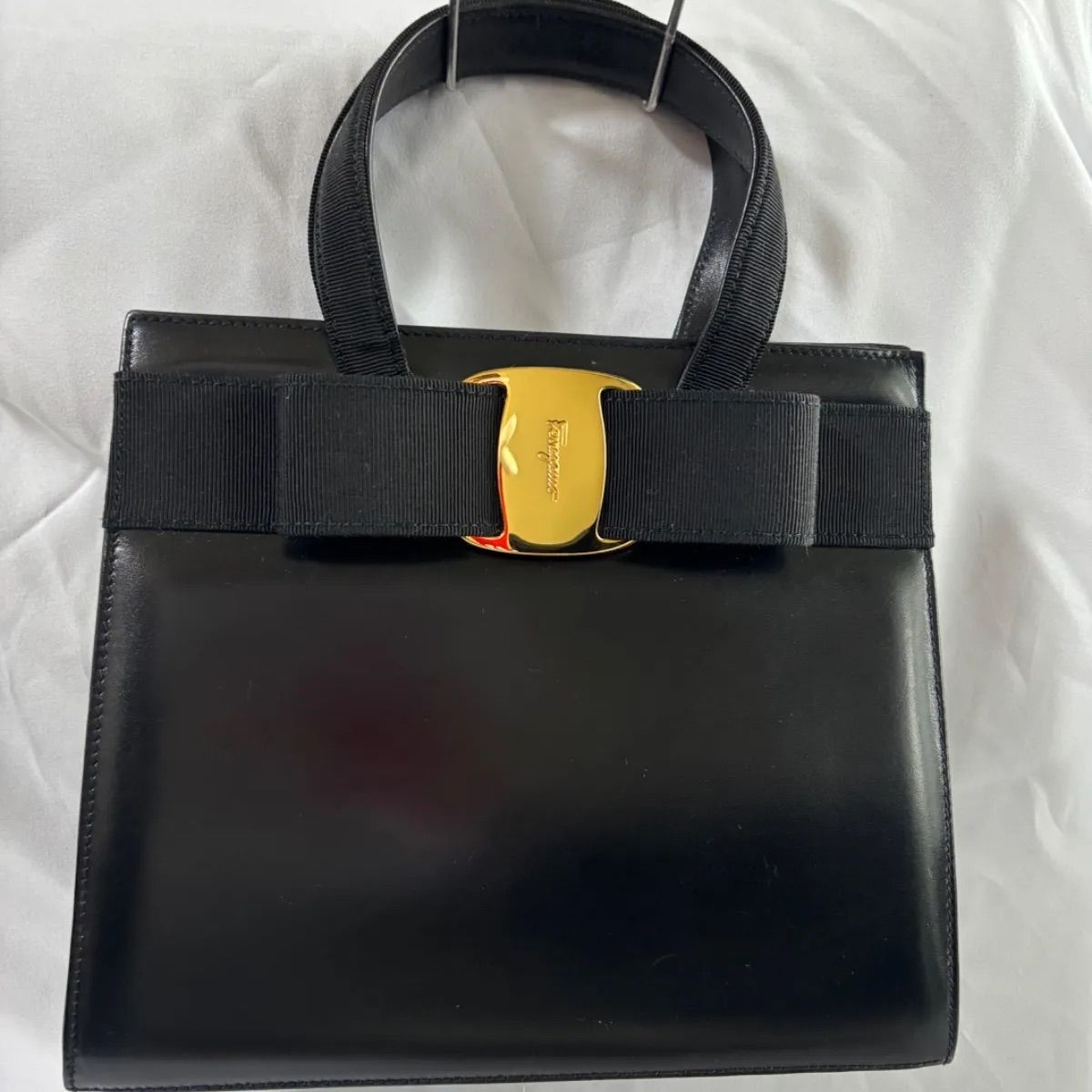 期間限定BIGセール】超美品：Sランク フェラガモ ハンドバッグ 