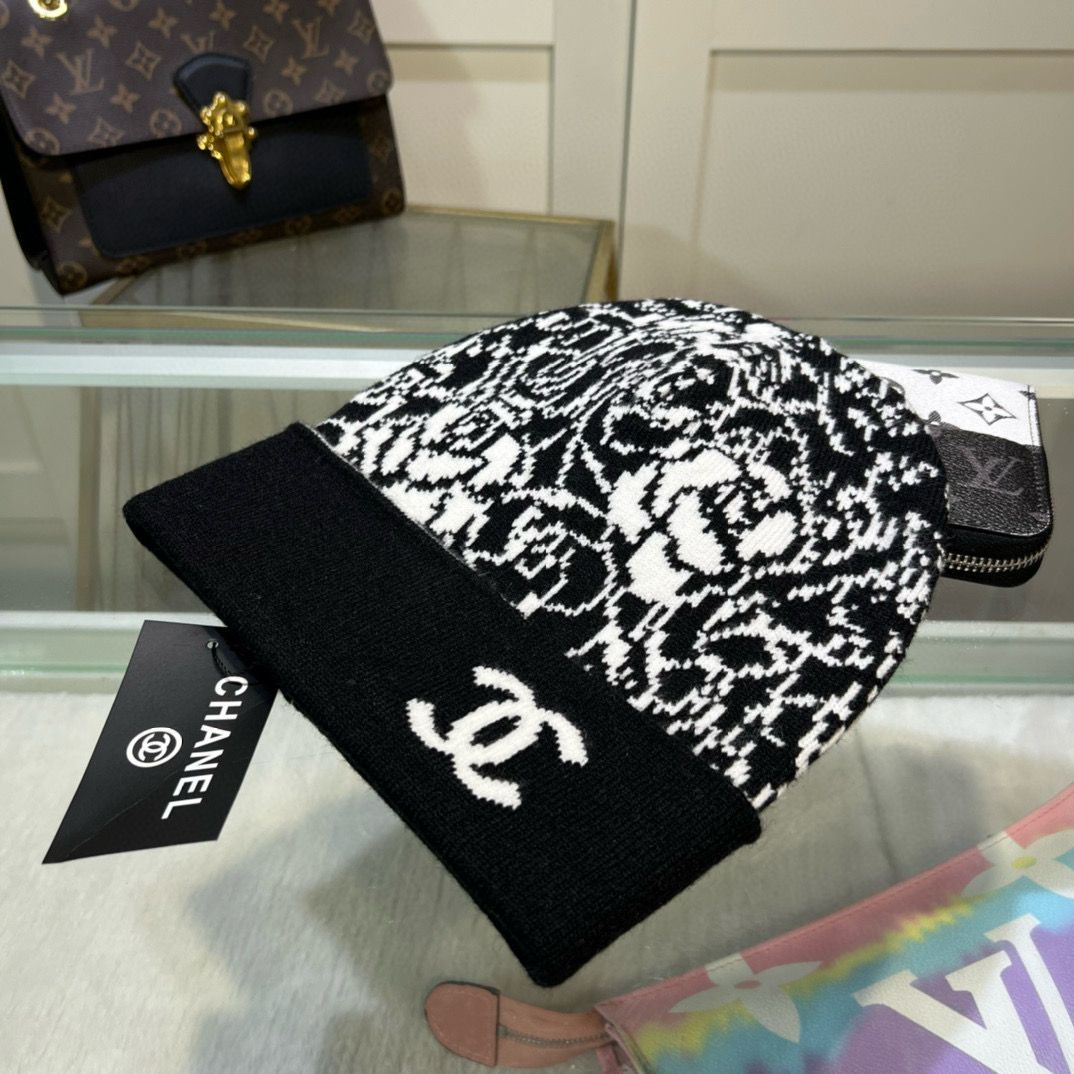 CHANEL 花柄 ニット帽 CHANEL 花柄 ニット帽