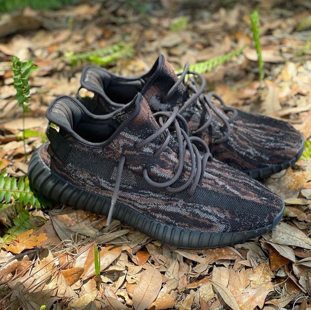 アディダス] イージー ブースト 350 V2 [YEEZY BOOST 350 V2] ブラック 
