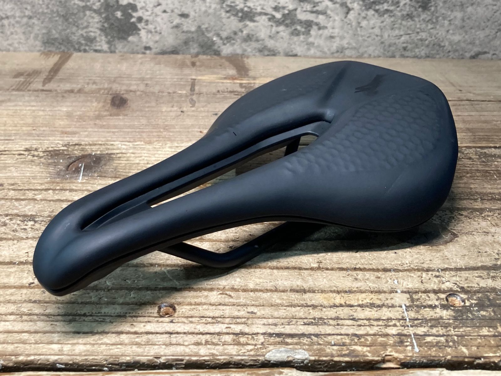 JM387 スペシャライズド SPECIALIZED POWER EXPERT MIRROR サドル 黒 143mm Hollow Ti レール
