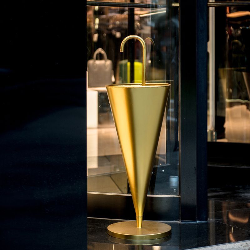 傘立て 傘のデザイン 傘ラック 雨の日 持ち手 おしゃれ 素敵 ゴールド 金 エレガント ラグジュアリー 玄関 ポーチ ロビー 受付