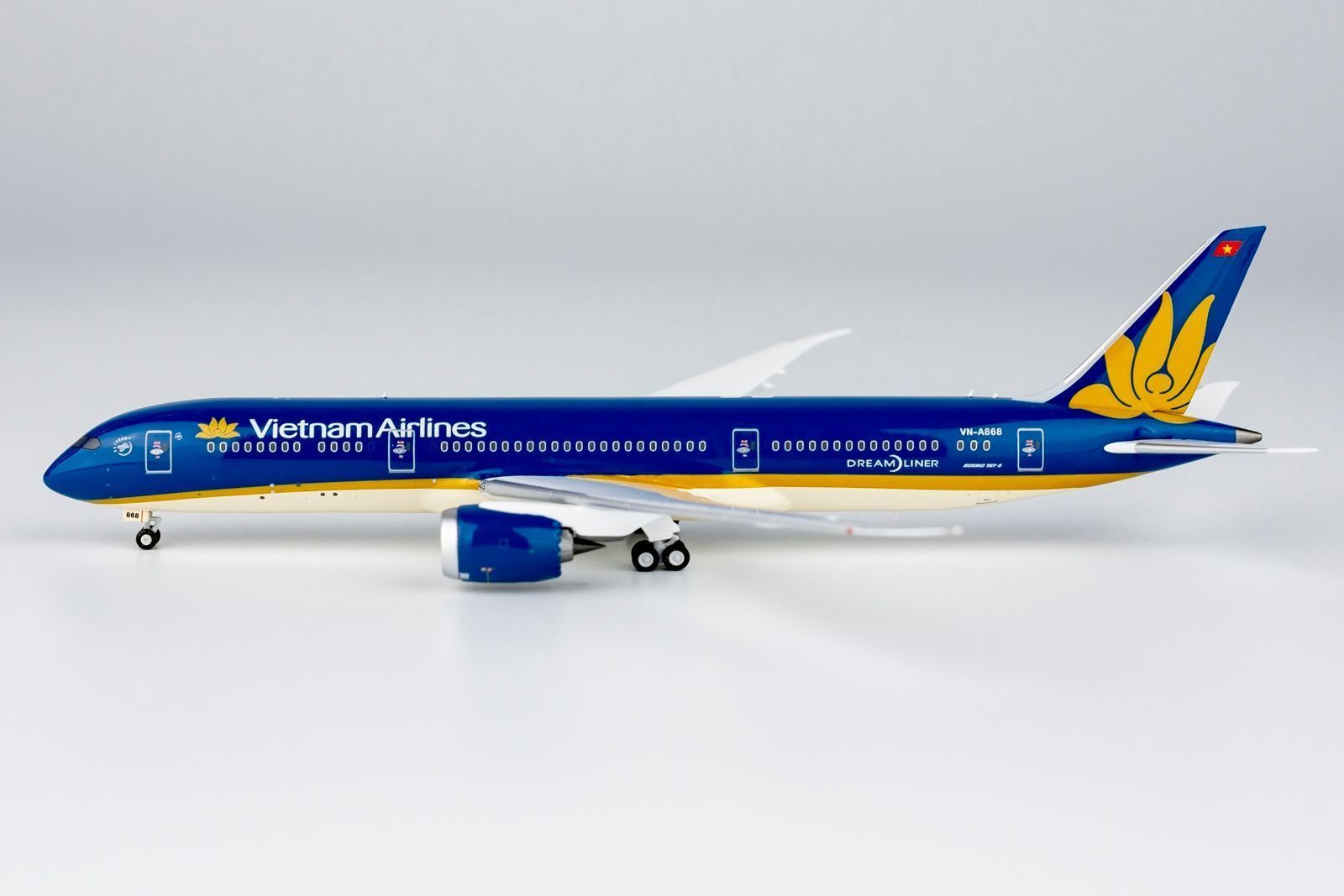 NGmodel ベトナム航空 787-9 VN-A868 1|400 55109
