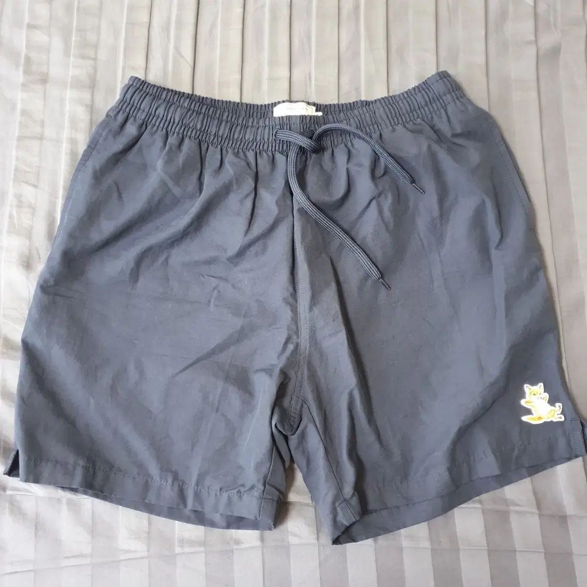 Maison Kitsuné(メゾンキツネ) ハーフパンツ - メルカリ
