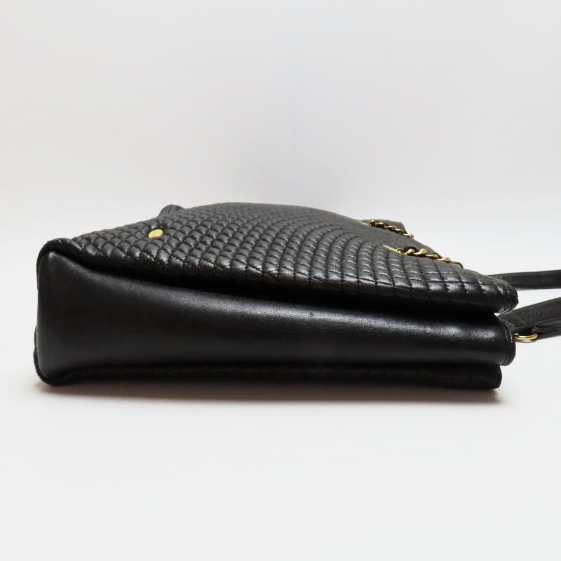 T02-k089 BALLY バリー キルティングレザ― フリンジ チェーン