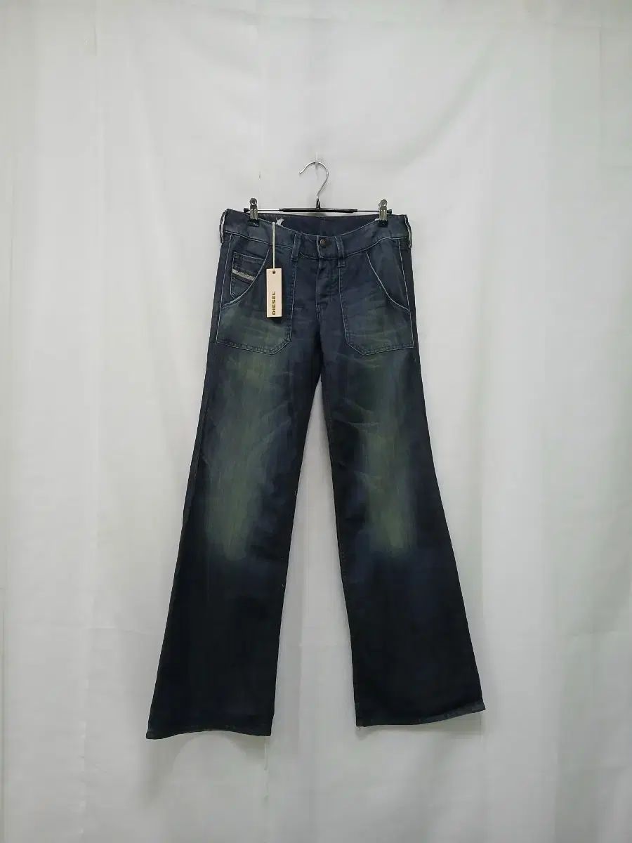 和宇津 新品 DIESEL(ディーゼル) 28 WIRKY デニム - メルカリ
