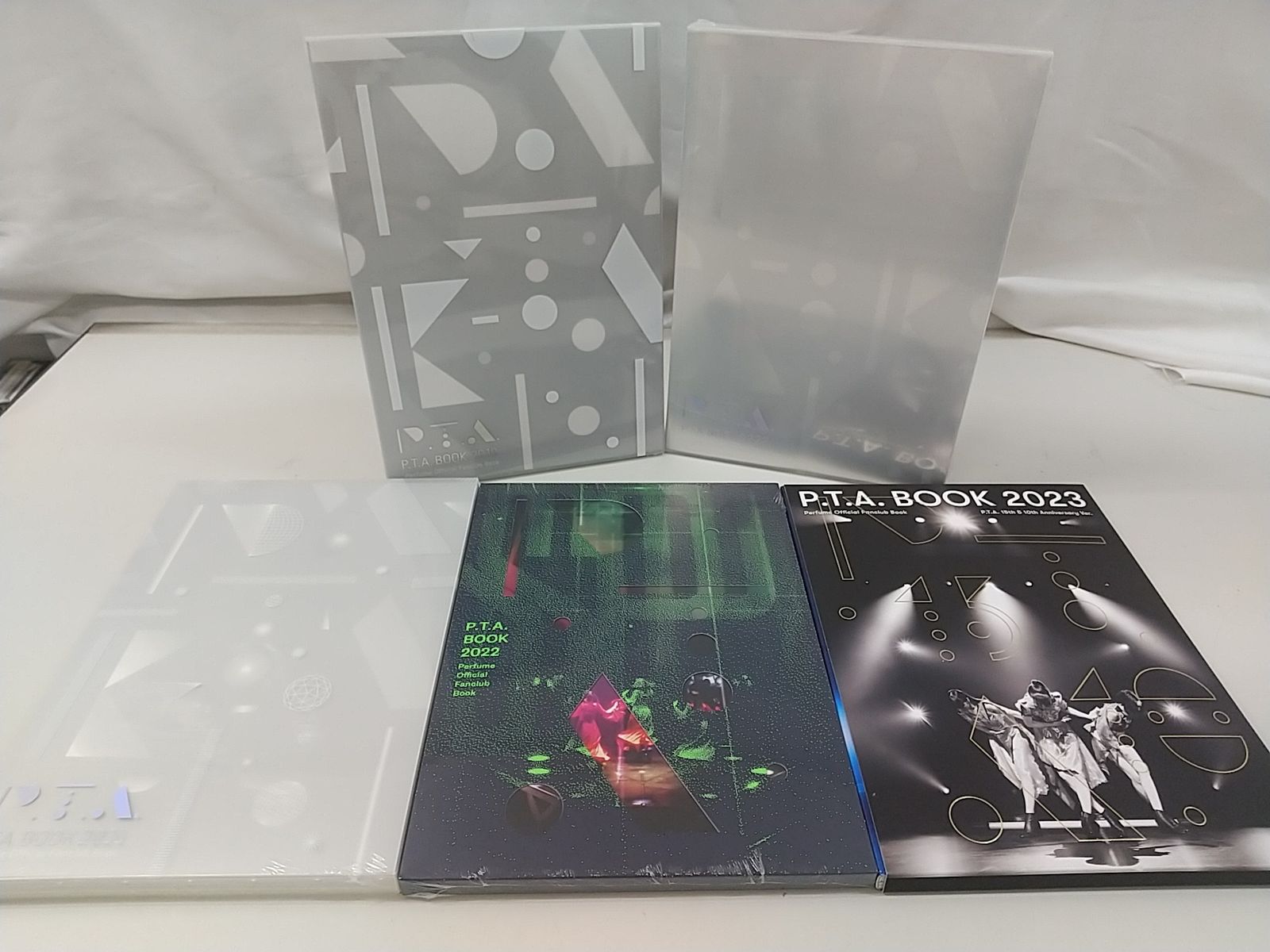 一部未開封・まとめ売り・バラ売り不可】Perfume P.T.A. BOOK