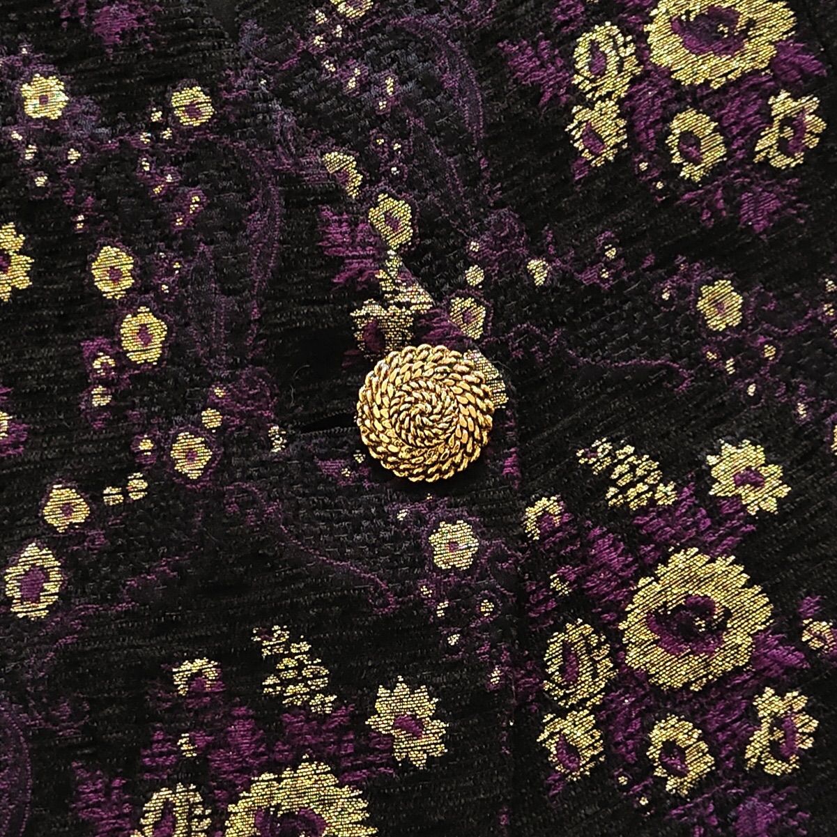 美品 ノーカラージャケット ブレザー 刺繍 ジャガード 金釦 パープル 紫色