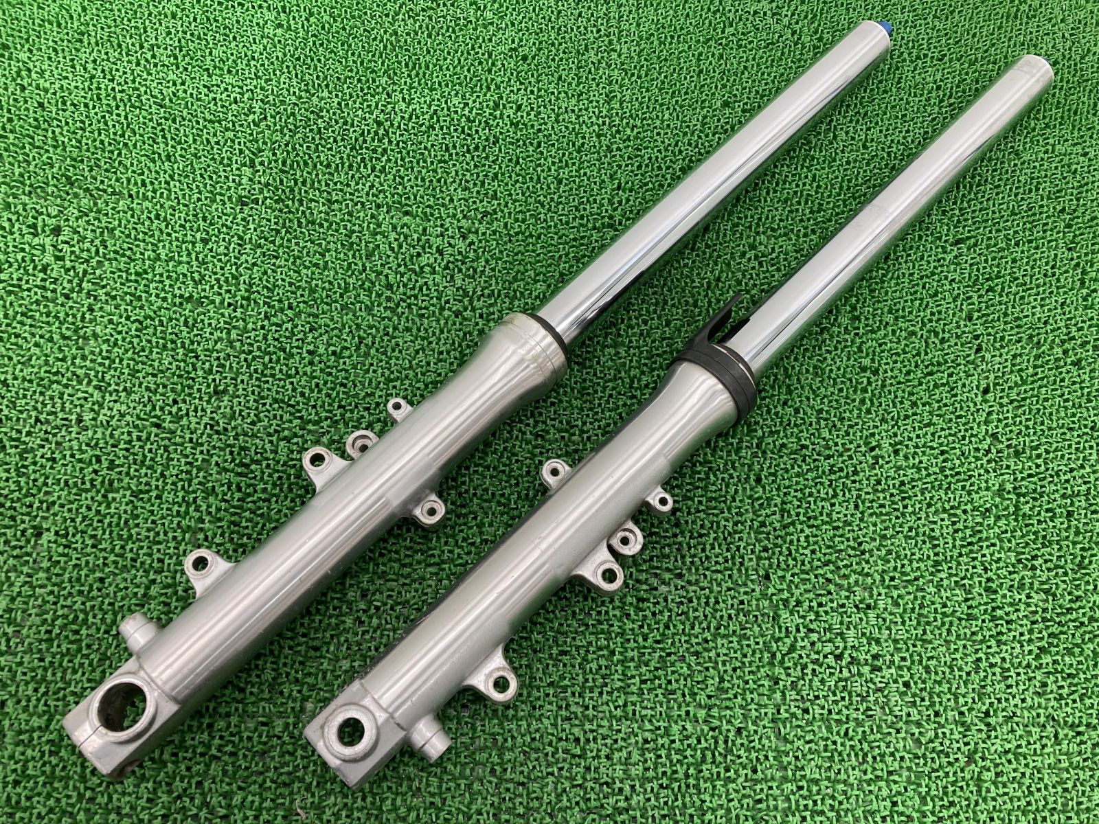 YAMAHA XJR1300 RP03J 純正フロントフォーク左右　再塗装済み YAMAHA XJR1300 RP03J 純正フロントフォーク左右 再塗装済み